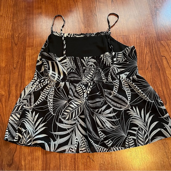 NWOT Banana Republic Tropical Camisole - size MEDIUM - Picture 2 of 10